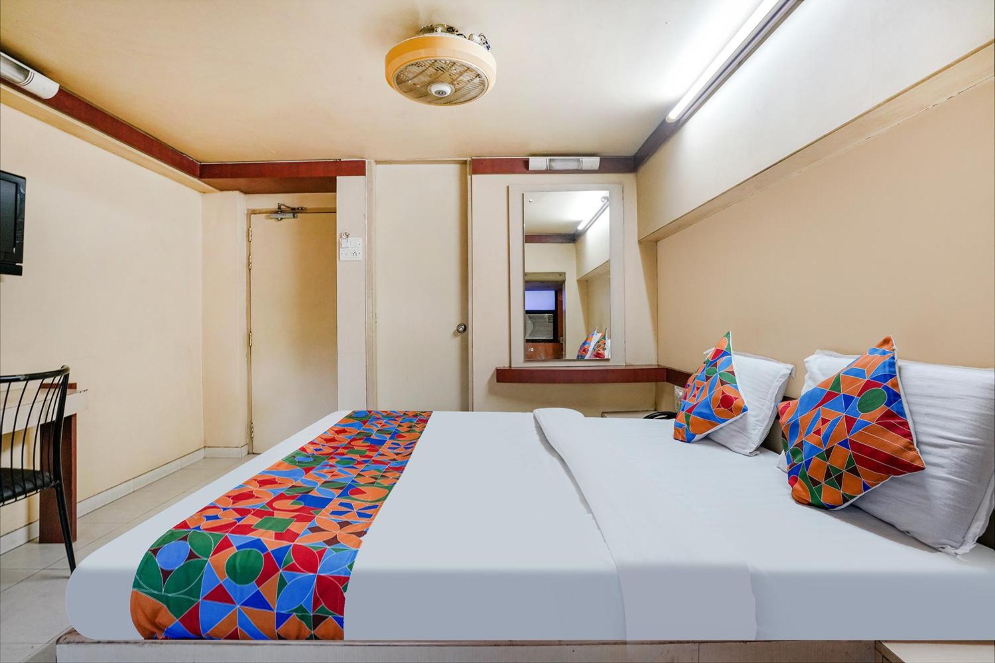 Fabhotel Samrat Nászik Kültér fotó