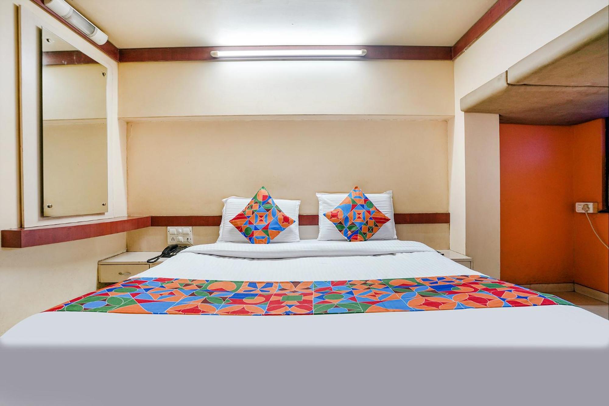 Fabhotel Samrat Nászik Kültér fotó