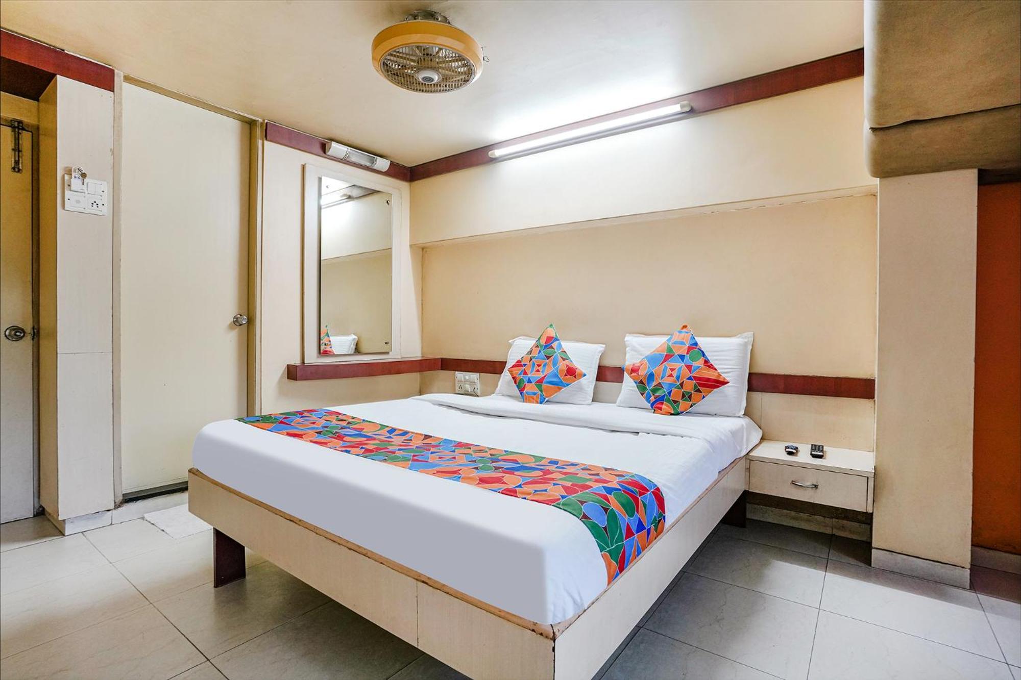 Fabhotel Samrat Nászik Kültér fotó