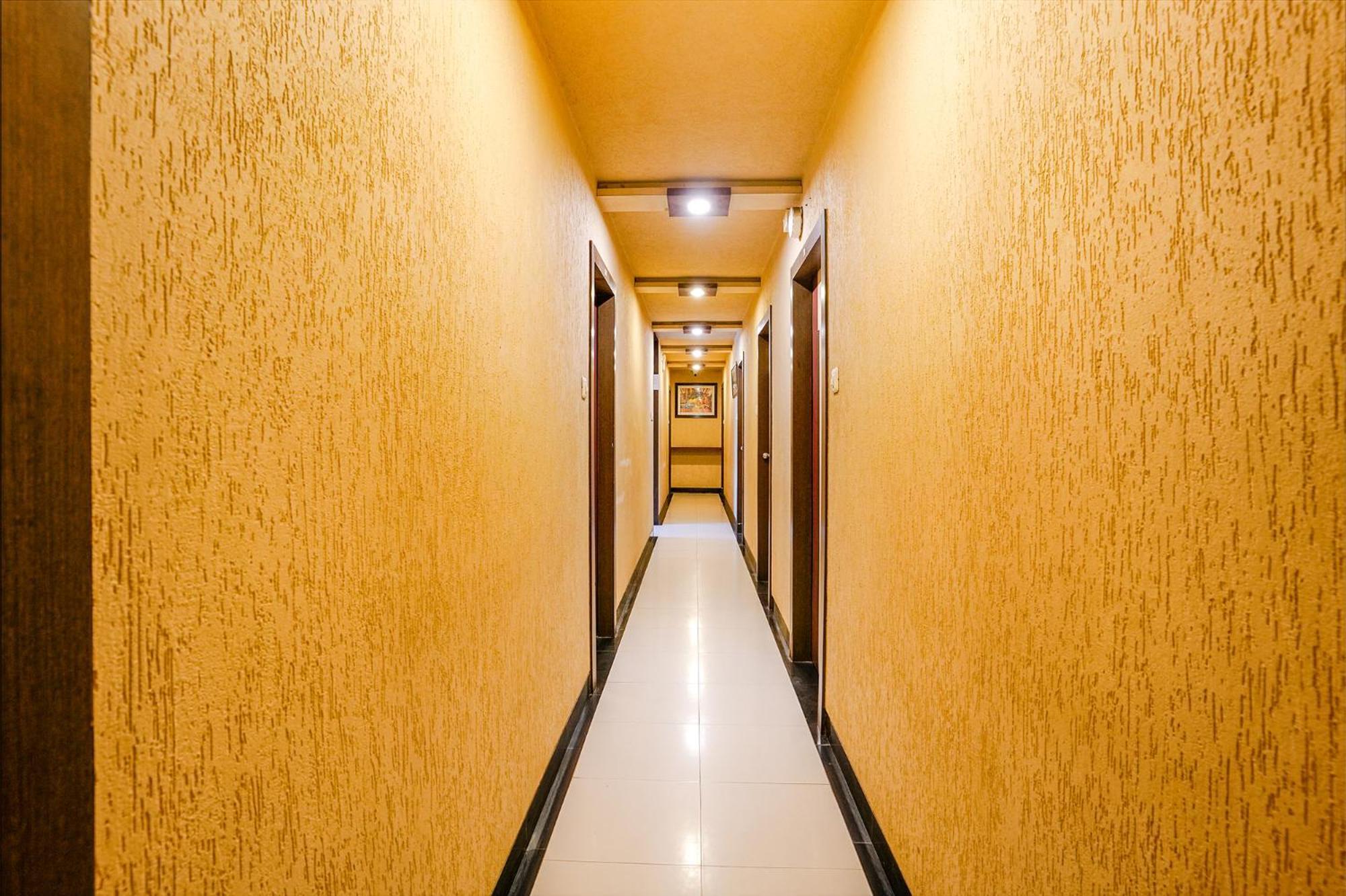 Fabhotel Samrat Nászik Kültér fotó