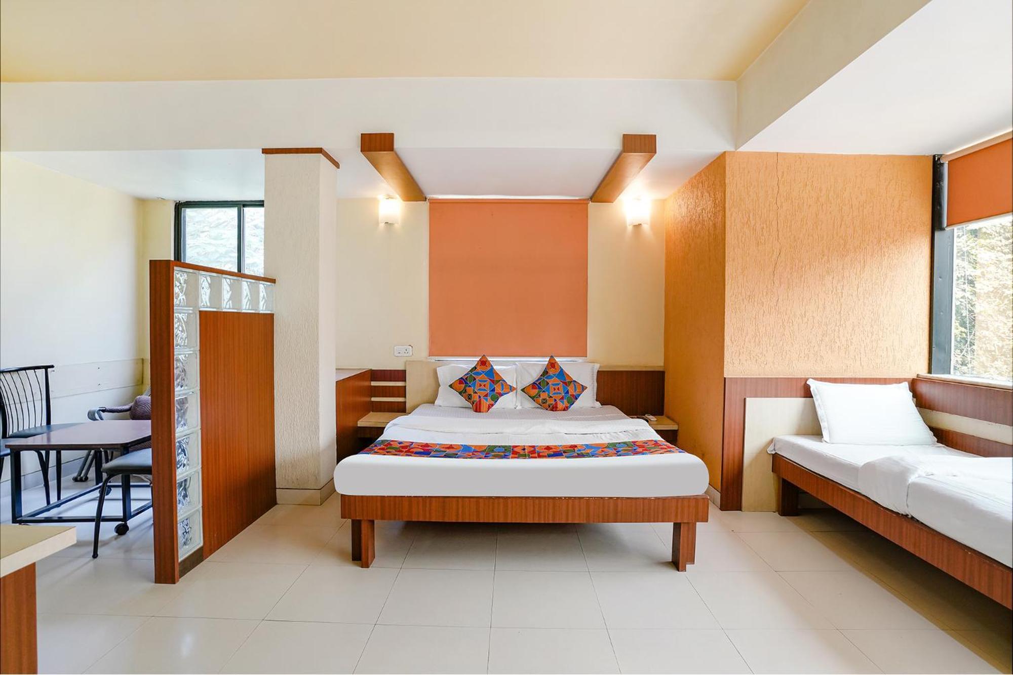 Fabhotel Samrat Nászik Kültér fotó